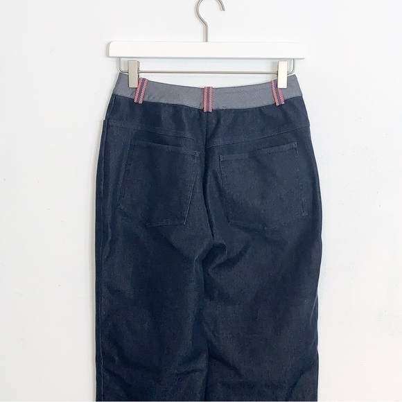 St. John Sport Stretch Jeans in dark wash denim size 6 - Picture 4 of 10